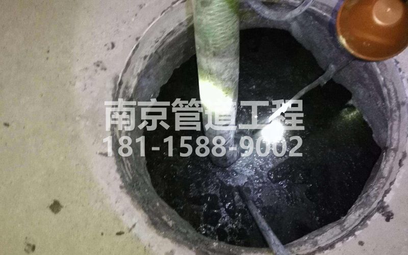 大同村清理化粪池